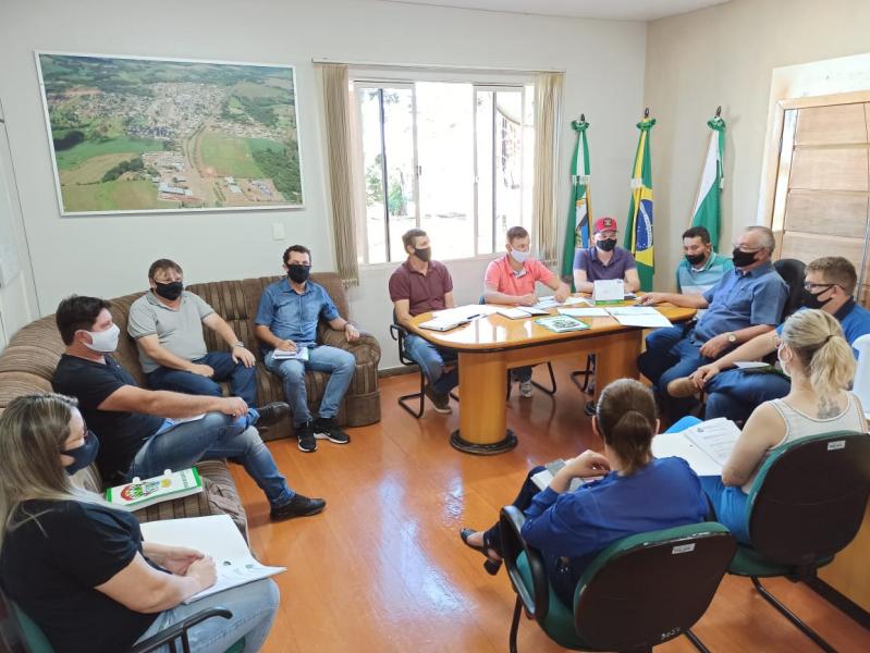 PODER EXECUTIVO E LEGISLATIVO ESTIVERAM REUNIDOS 